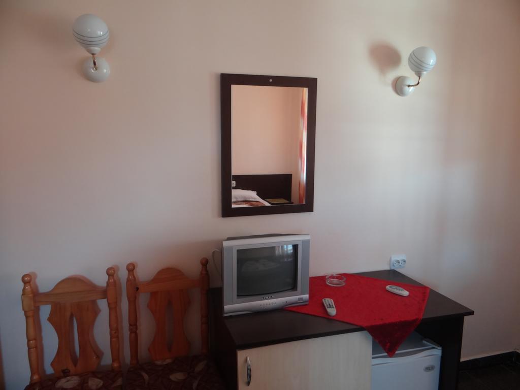 Guest House Lazur Obzor Rom bilde