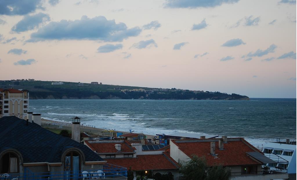 Guest House Lazur Obzor Rom bilde