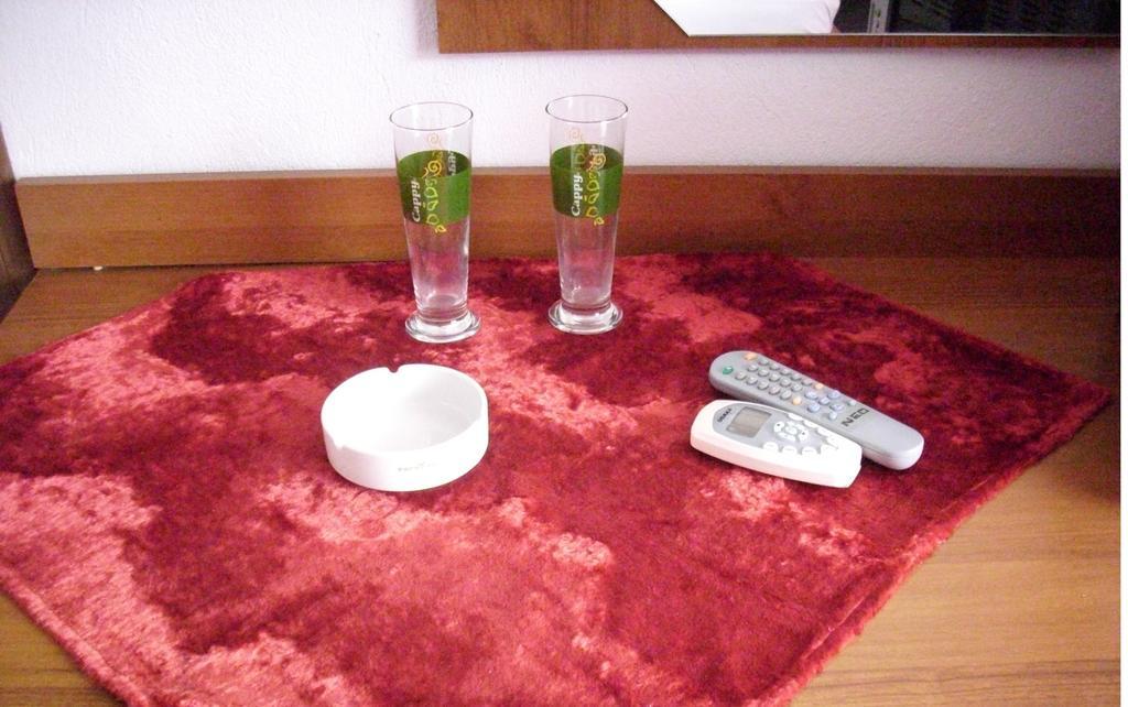 Guest House Lazur Obzor Rom bilde